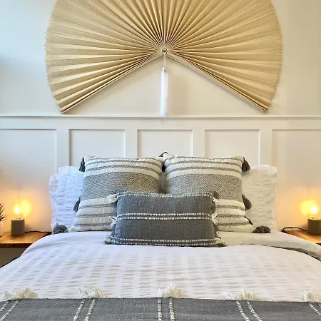 Stunning Beach Themed 2 Bed Apartment-3